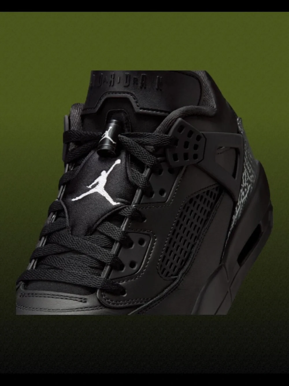 Jordan Spizike Low